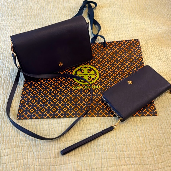 Tory Burch Handbags - Combo-Tory Burch Emerson Crossbody in Navy with matching wallet.  NWOT.